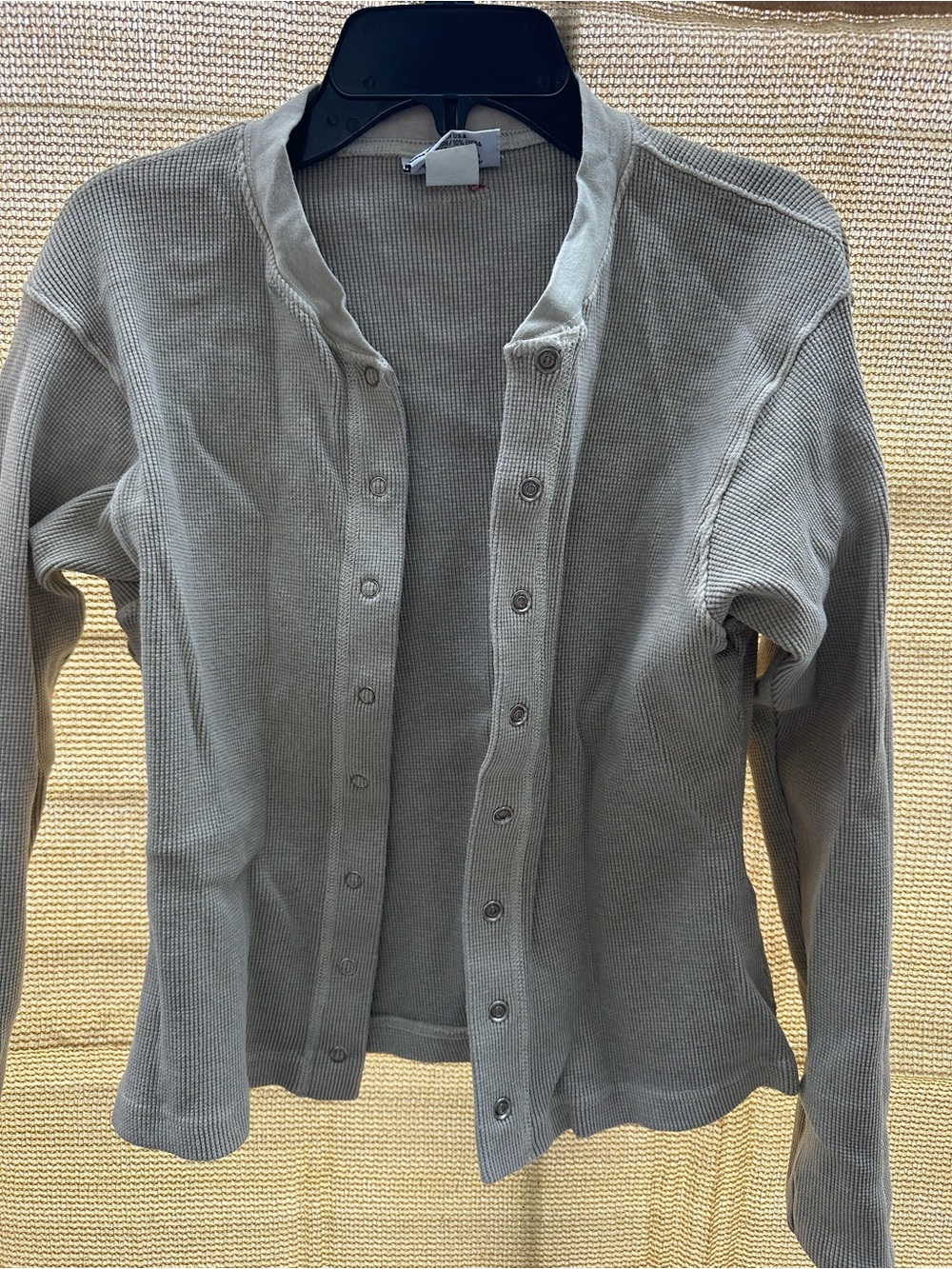 Hard Tail Women's Ribbed Snap-Front Long Sleeve Top in Light Gray